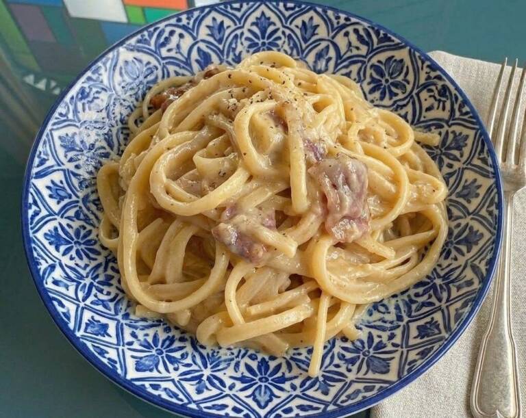 Espaguetis a la carbonara auténticos sin nata