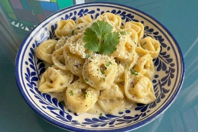 Tortellini a la Carbonara sin usar Nata