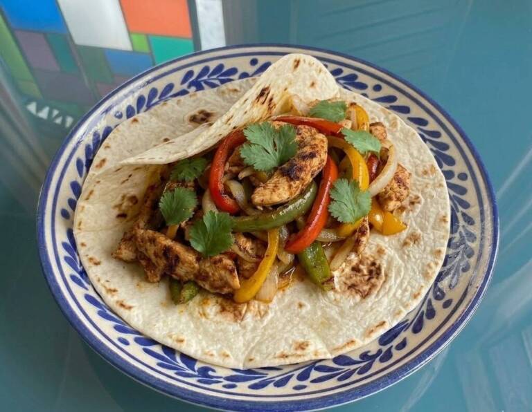 Fajitas Mexicanas de Pollo al Horno jugosas y rápidas